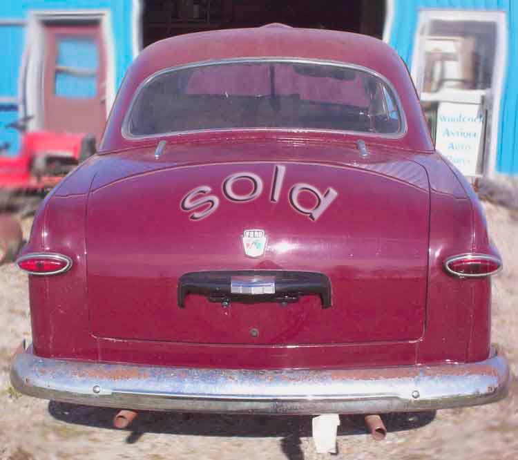 Ford Crestliner 1950 trunk view